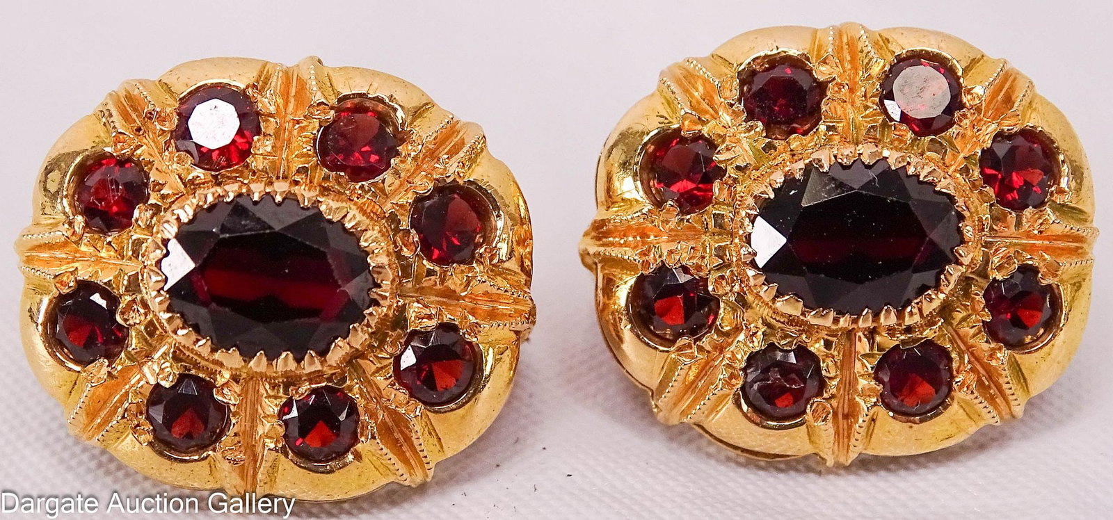 18k YELLOW GOLD EARRINGS (1 of 4)
