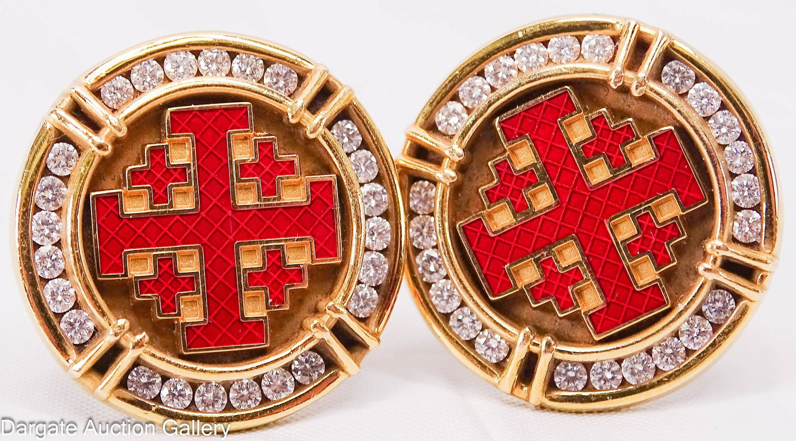 14k YELLOW GOLD & DIAMOND KNIGHTS OF THE HOLY SEPULCHER CUFFLINKS: A pair of round 14k yellow gold cufflinks. Each has a central red enamel cross, representing the Knights of the Holy Sepulcher, surrounded by 4 sections with (6) 2mm diamonds in each section, totaling