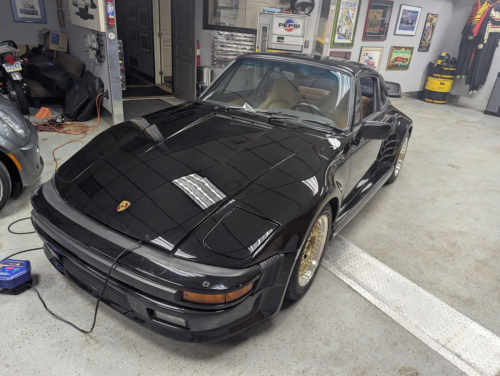 1987 PORSCHE 911 CARRERA SLATNOSE 2k MILES (1 of 3)