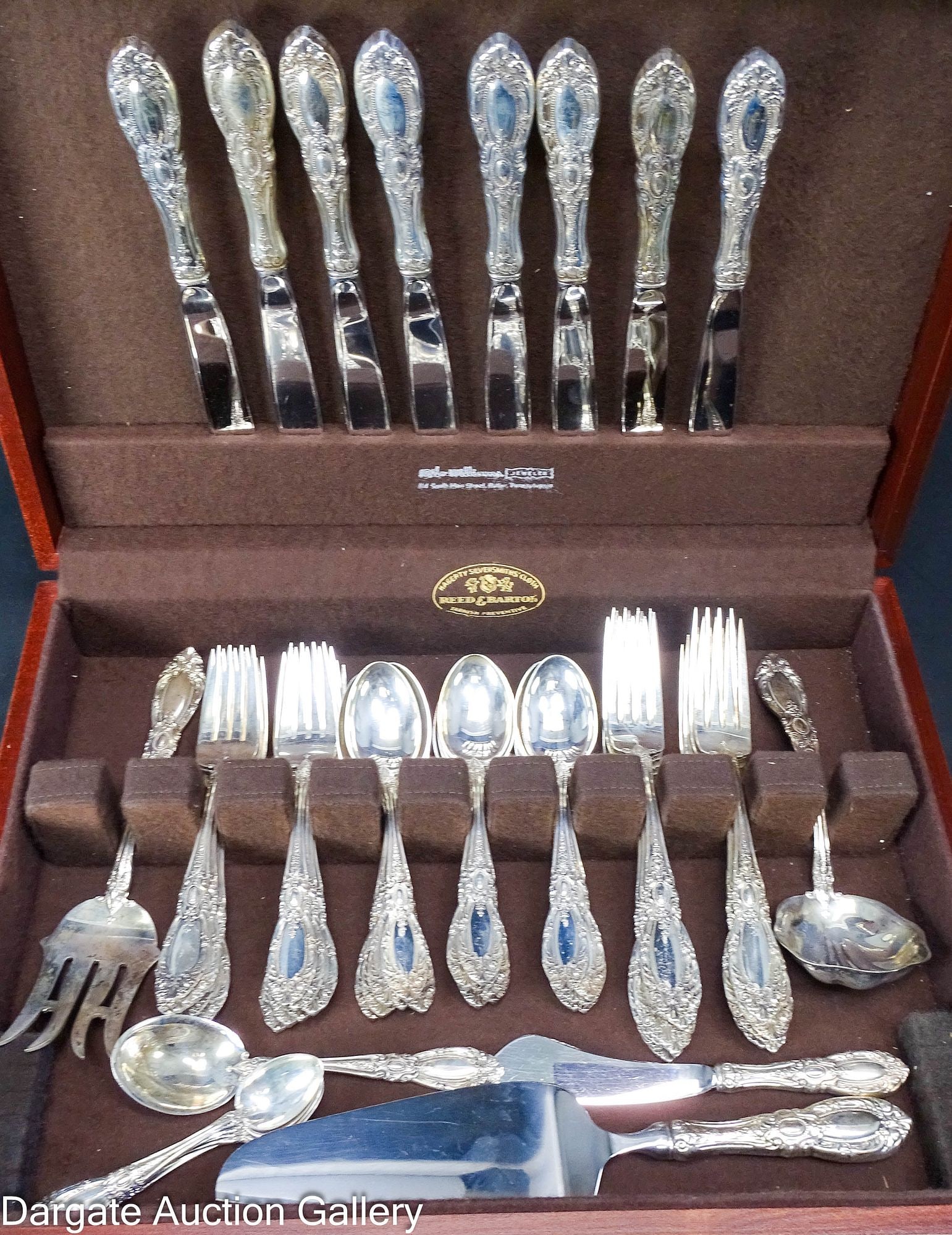 61pc TOWLE KING RICHARD STERLING SVC FOR 8 PLUS EXTRAS (1 of 9)