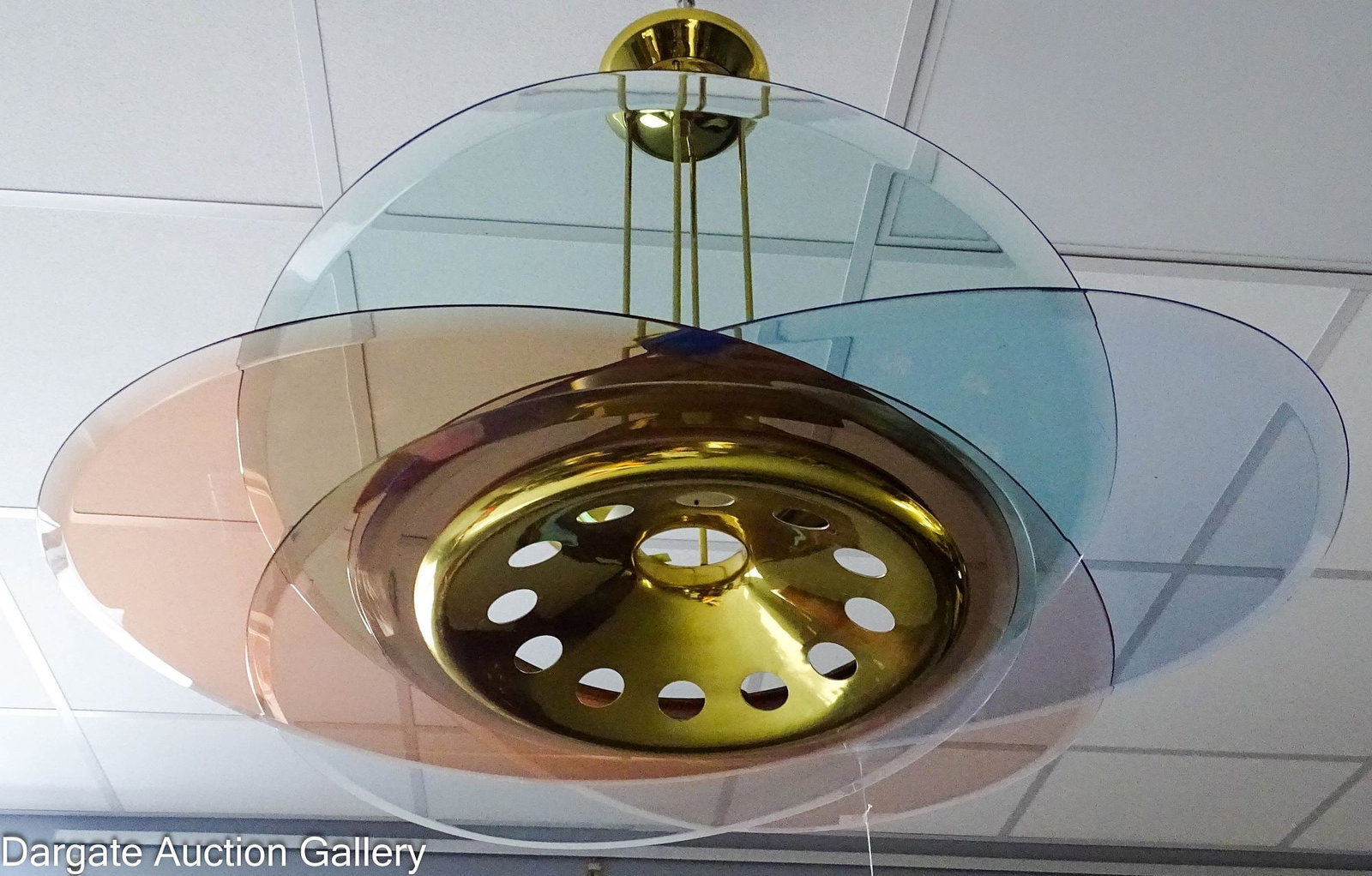 HANGING LIGHT BY MAX INGRAND FOR FONTANA ARTE 1950s: A mid-century modern hanging plate glass chandelier designed by Max Ingrand (French, 1908–1969) for Fontana Arte, the renowned Italian lighting and furniture company. / Dimensions: