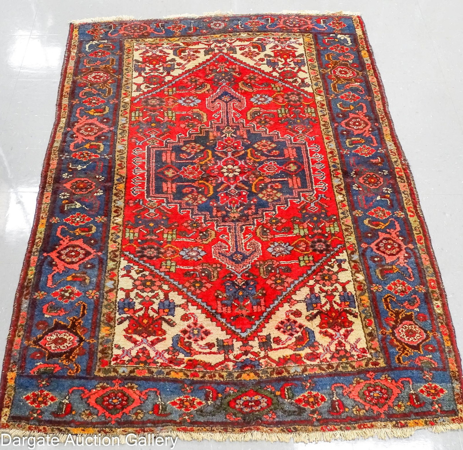 HERIZ PERSIAN WOOL RUG (1 of 6)