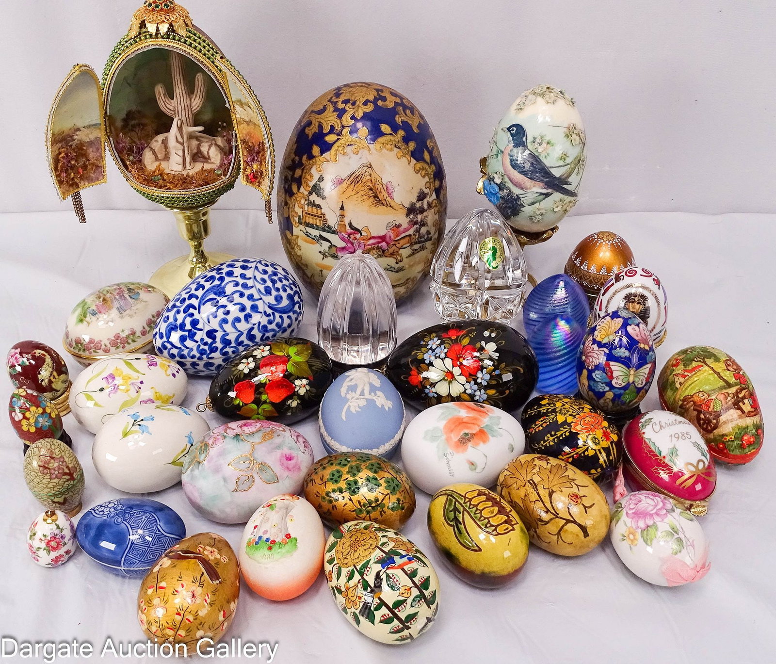 30+ DECORATIVE EGGS incl WATERFORD and WEDGWOOD (1 of 7)
