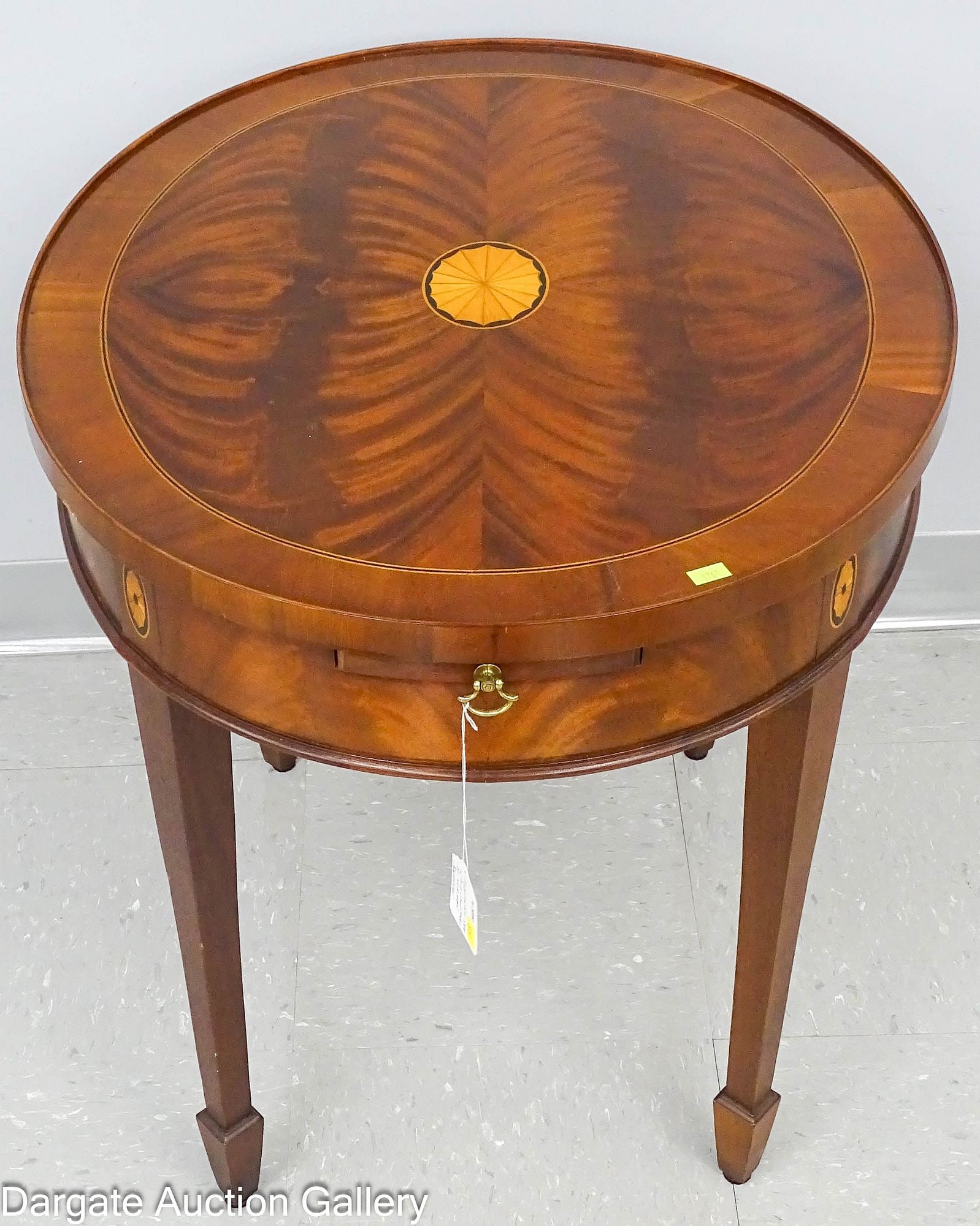 HICKMAN FURNITURE INLAID HEPPLEWHITE STYLE LAMP TABLE (1 of 8)