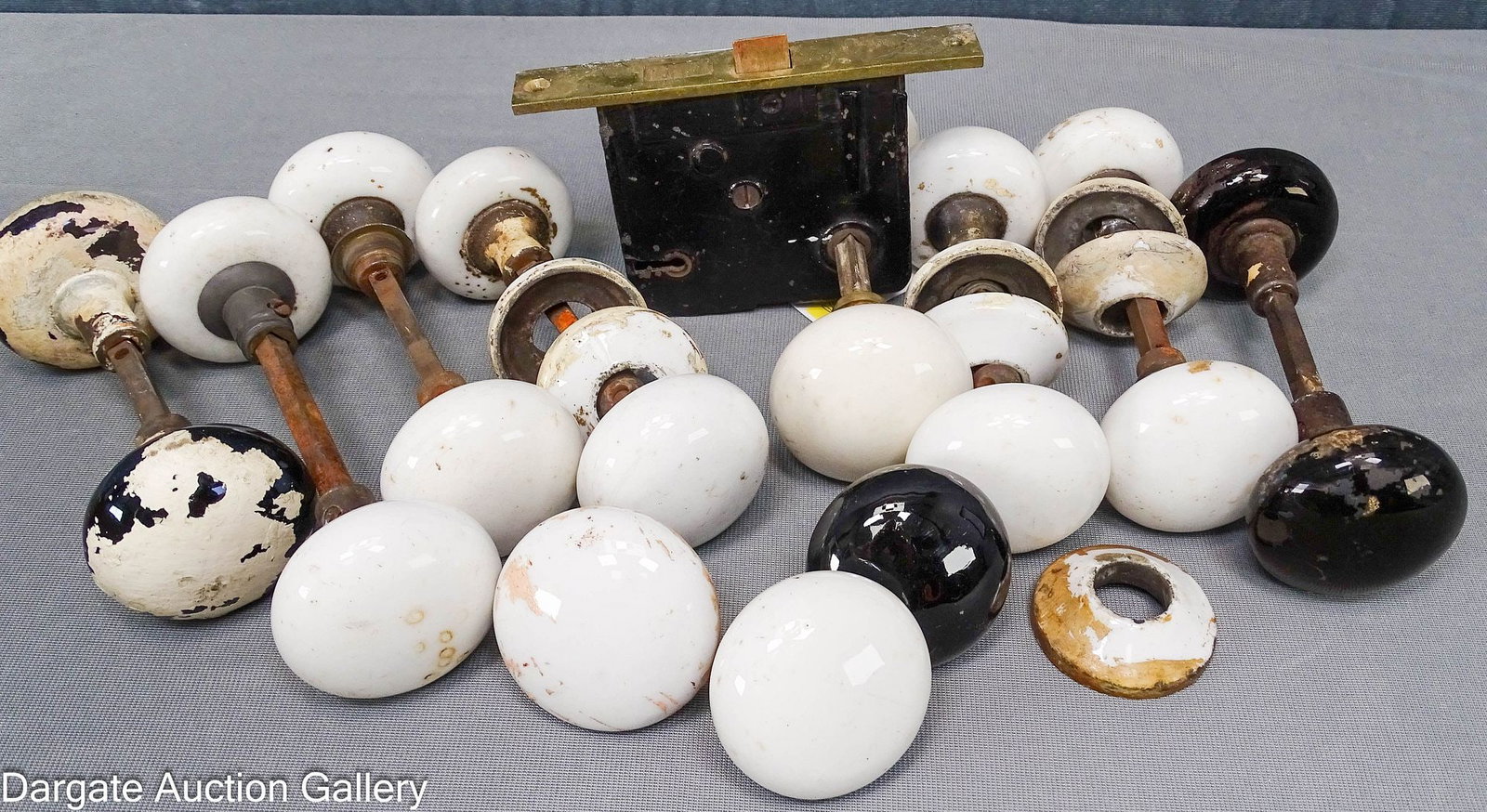 (8) SETS OF PORCELAIN DOOR KNOBS PLUS MORTISE LOCK & 3 SPARE KNOBS (1 of 7)