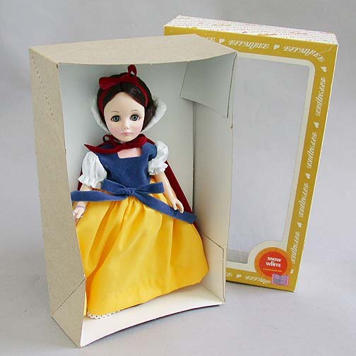 1116 EFFANBEE SNOW WHITE DOLL N/R. Esti: 1116 EFFANBEE SNOW WHITE DOLL N/R. Estimate: $25-50.