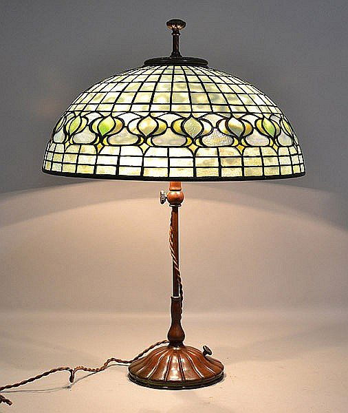TIFFANY POMEGRANATE THREE LIGHT TABLE LAMP (1 of 10)
