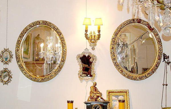 Pair French Louis 16 carved mirror gilt: Rare PAIR of Louis XVI mirrors in very good conditions, with 35i height both are exactly the same size even if they look different at the picture, both frames are hand carved,and gilt, and both beleve