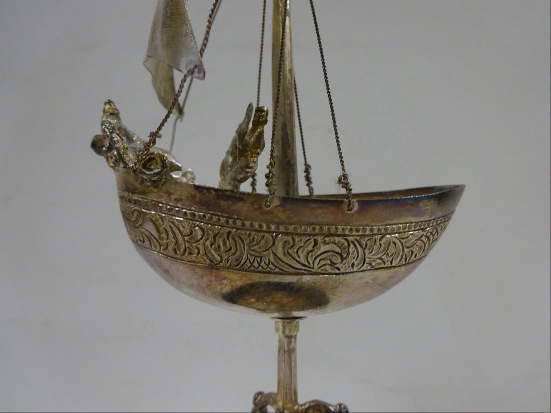 Argenterie: Sujet figurant une caravelle en METAL ARGENTE.