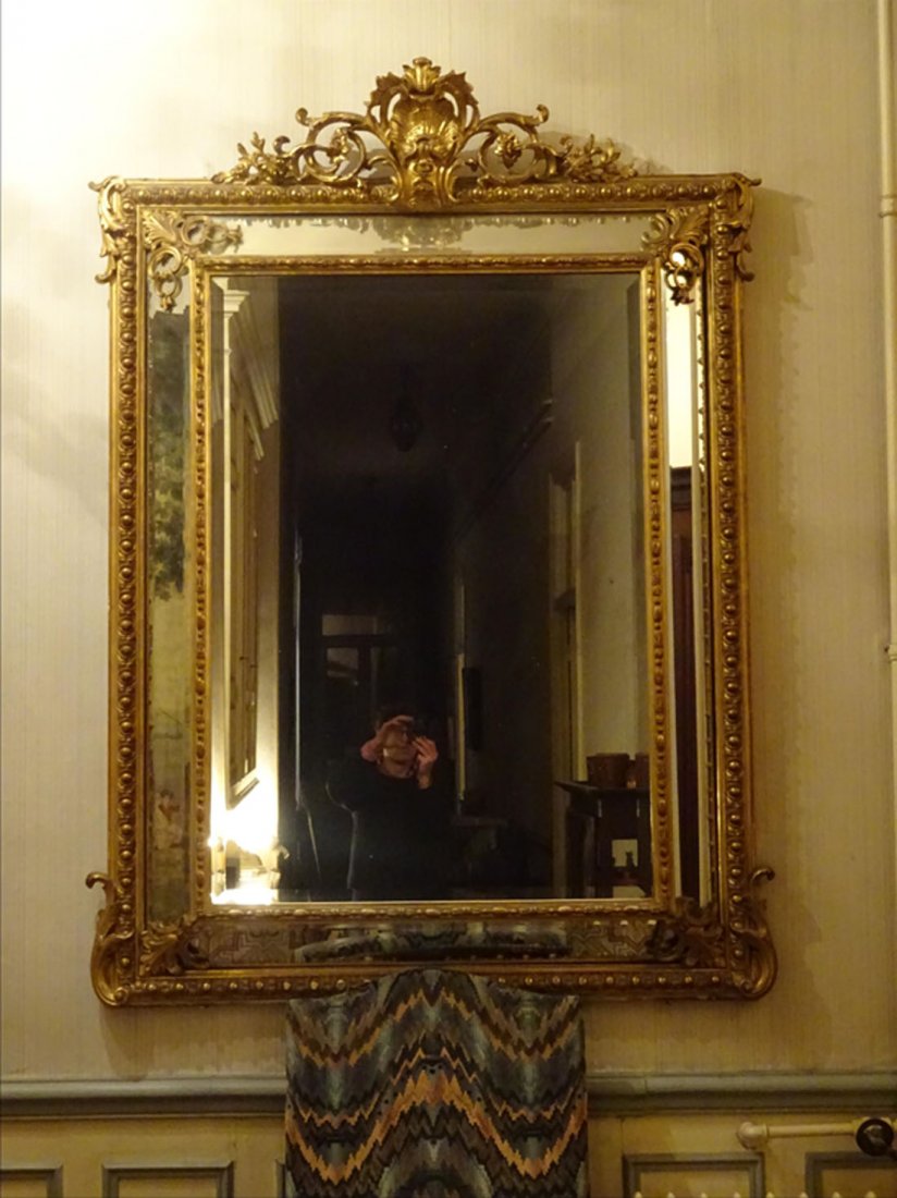 Mobilier Ancien: MIROIR parcloses en bois stuqu dor dcor d'agrafes feuillages, coquilles et rangs d'oves. Epoque XIXe sicle. 170 x 120 cm