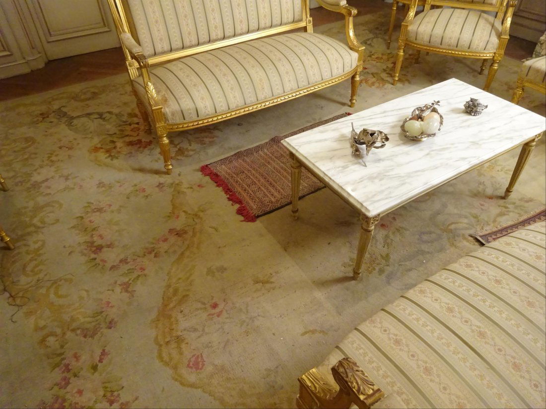 Tapis - Tapisseries - Tentures: Grand TAPIS en laine dcor floral sur fond crme. Vers 1880 (usures d'usage). 495 x 382 cm