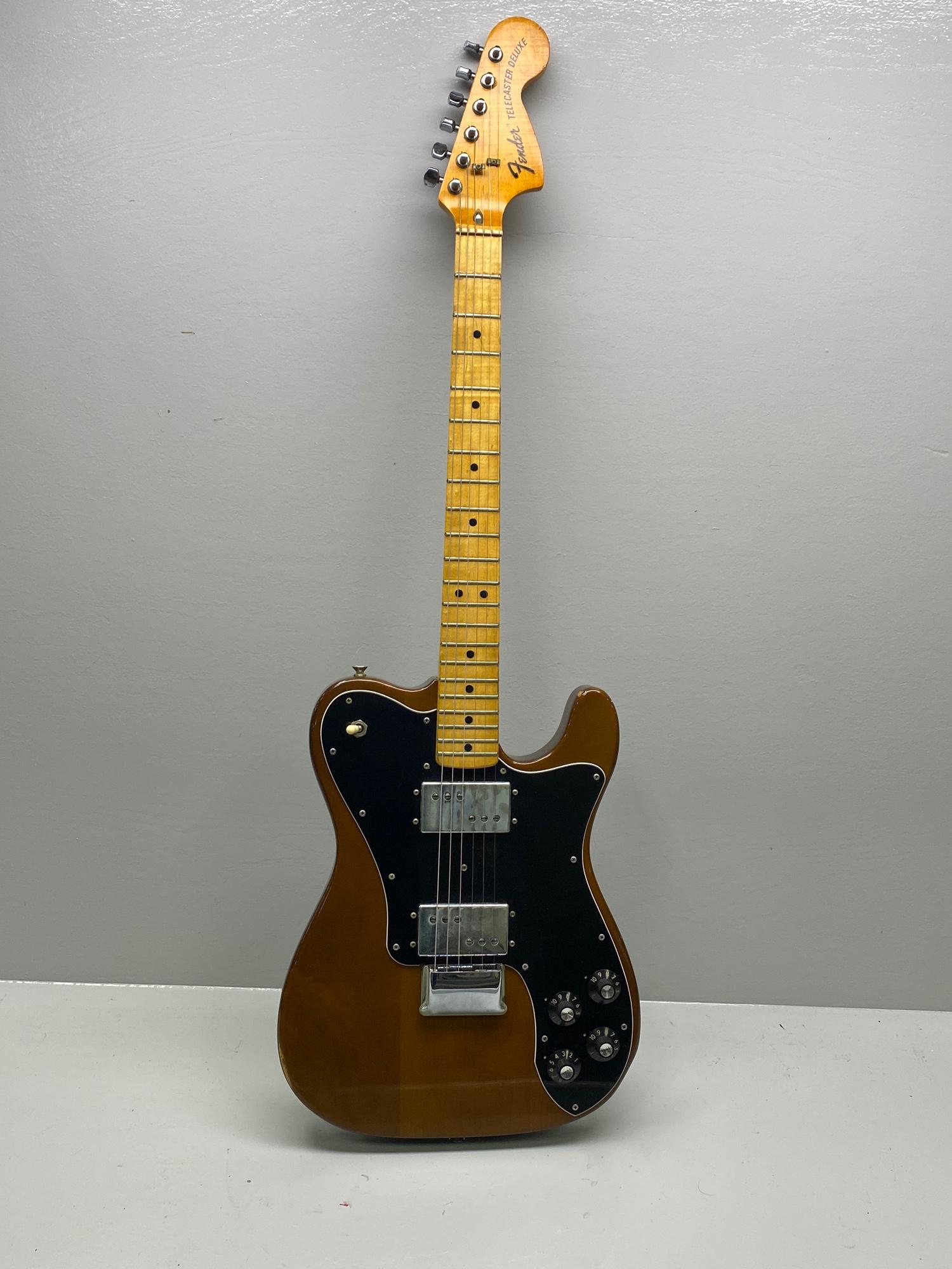 Fender 1973 Telecaster Deluxe in brown (1 of 20)