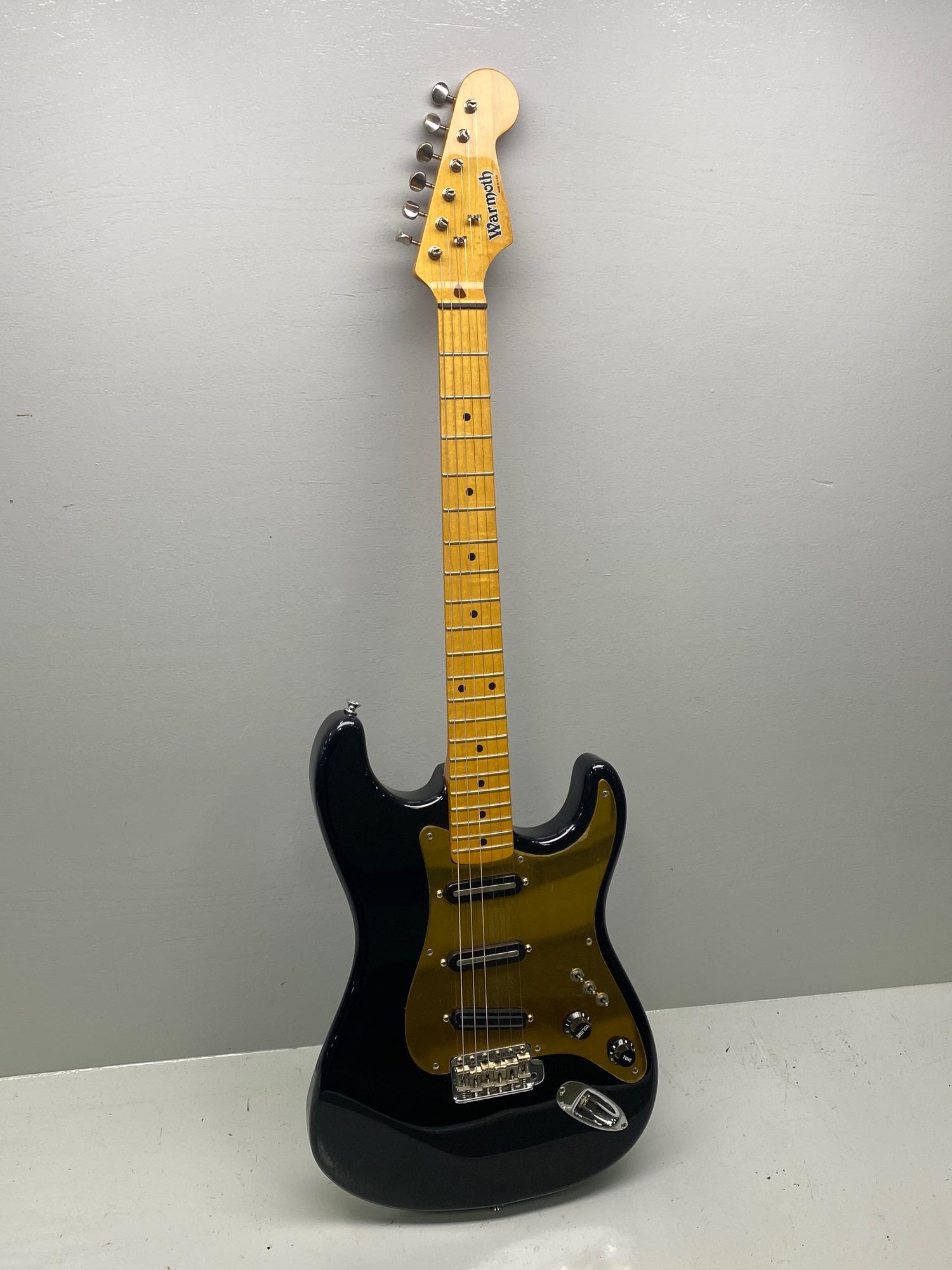 Warmoth 1991 black/gold stratocaster (1 of 20)