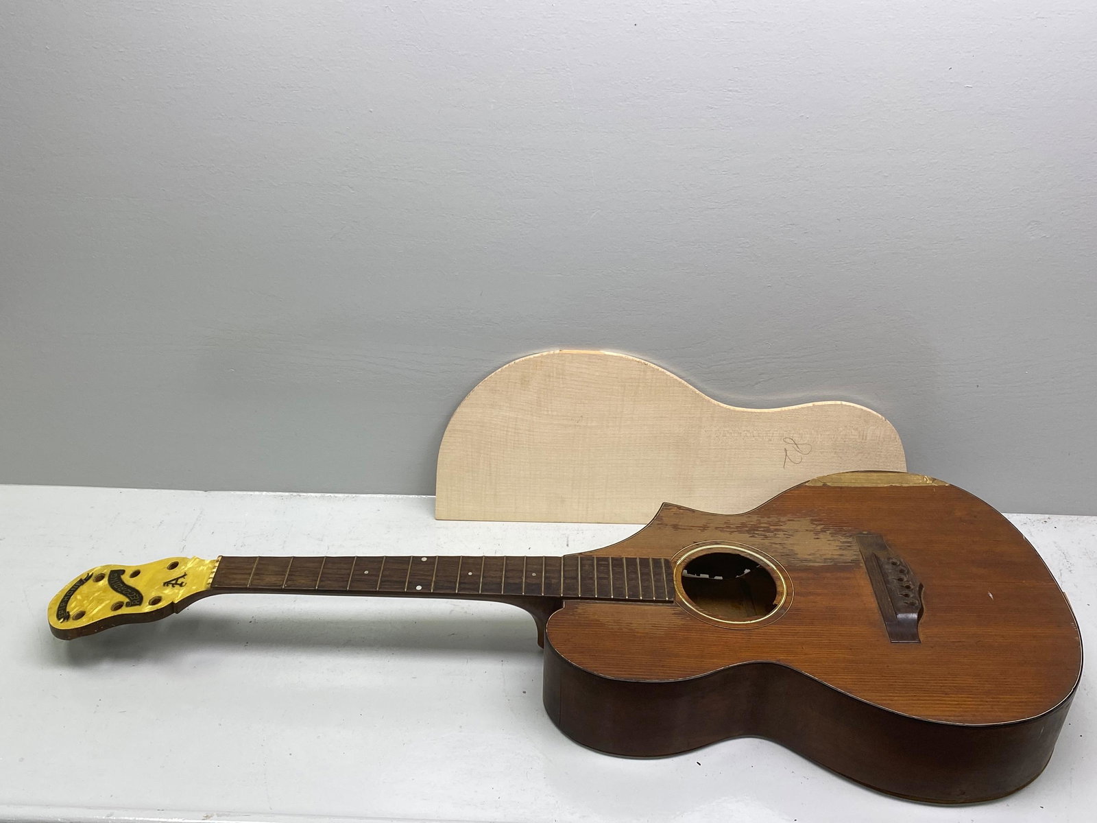 Antique Epiphone Recording A acoustic (1 of 10)