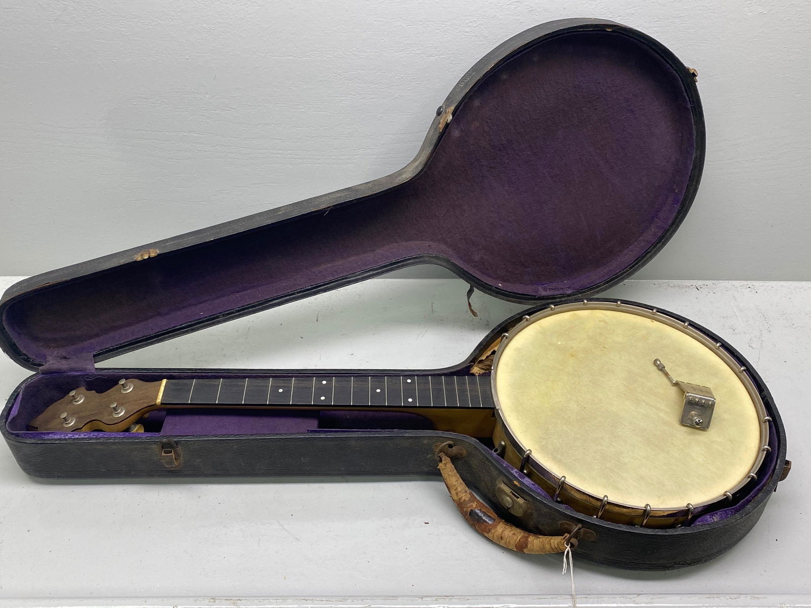 Weymann Keystone State 1920s open back tenor banjo (1 of 16)