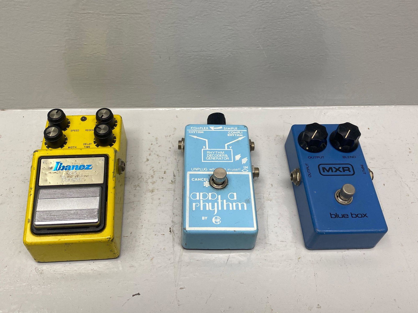 3 pedals Ibanez FL9 flanger, add a rhythm and MXR blue box (1 of 12)