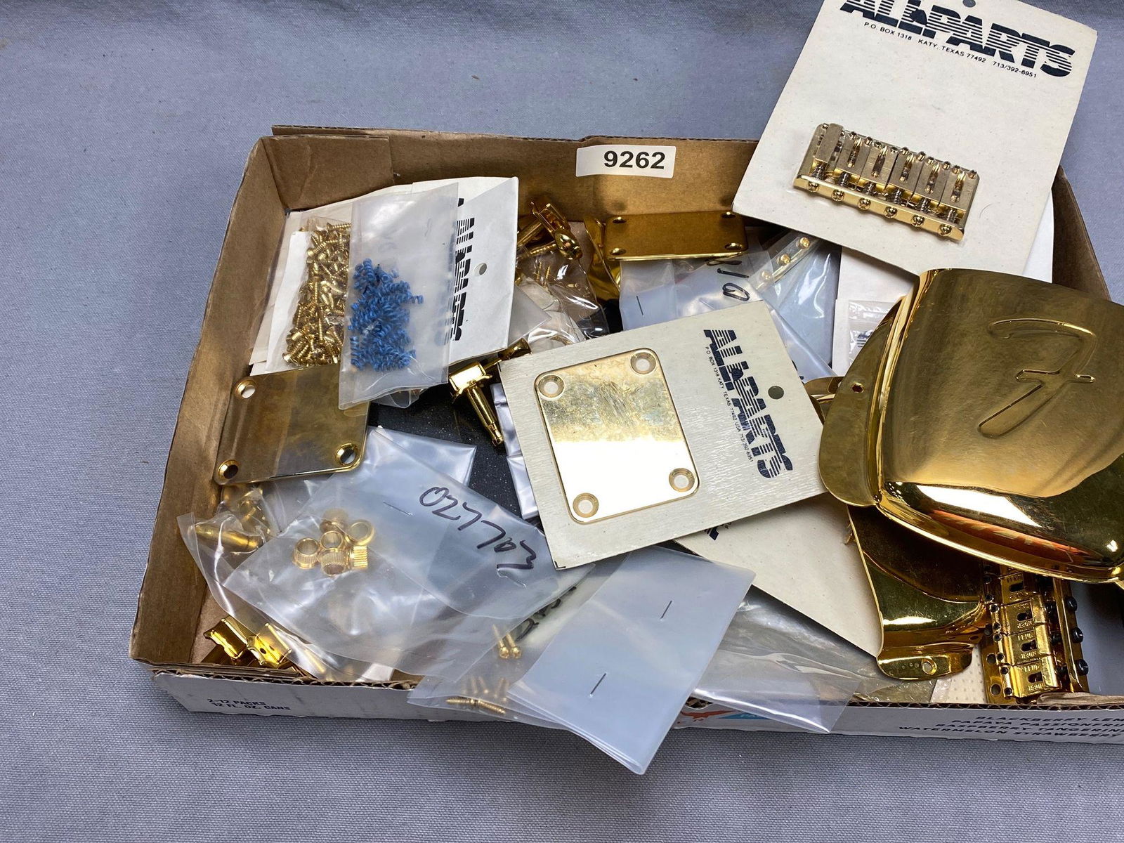 Lot vintage gold tone parts Fender etc (1 of 5)