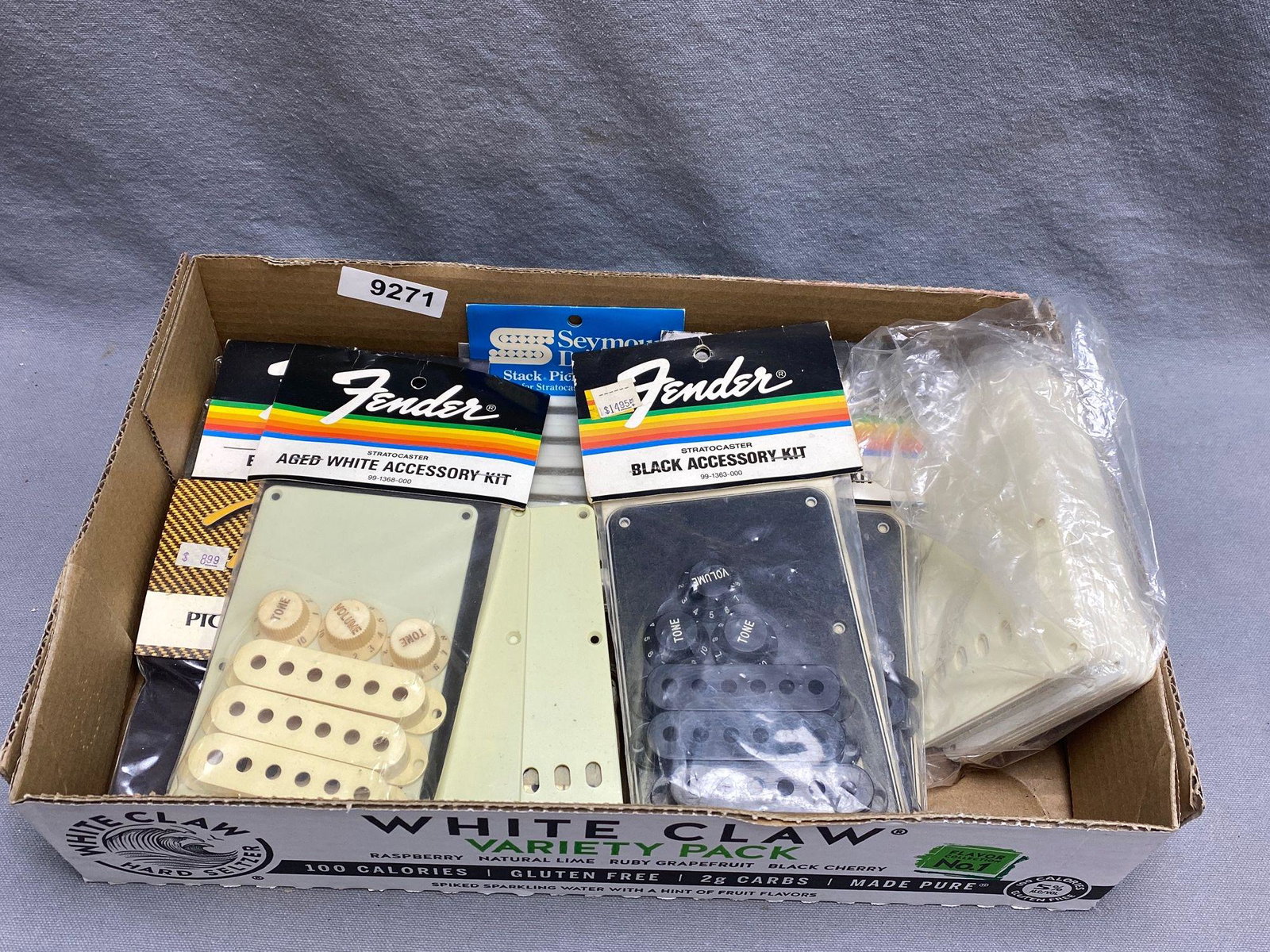 Lot Fender OEM parts (1 of 4)