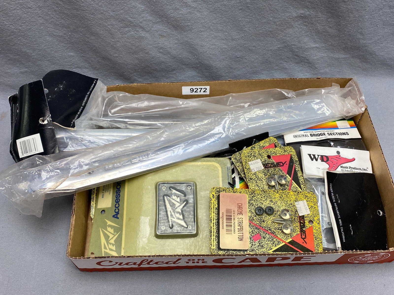 Lot Fender, Peavey OEM parts (1 of 3)