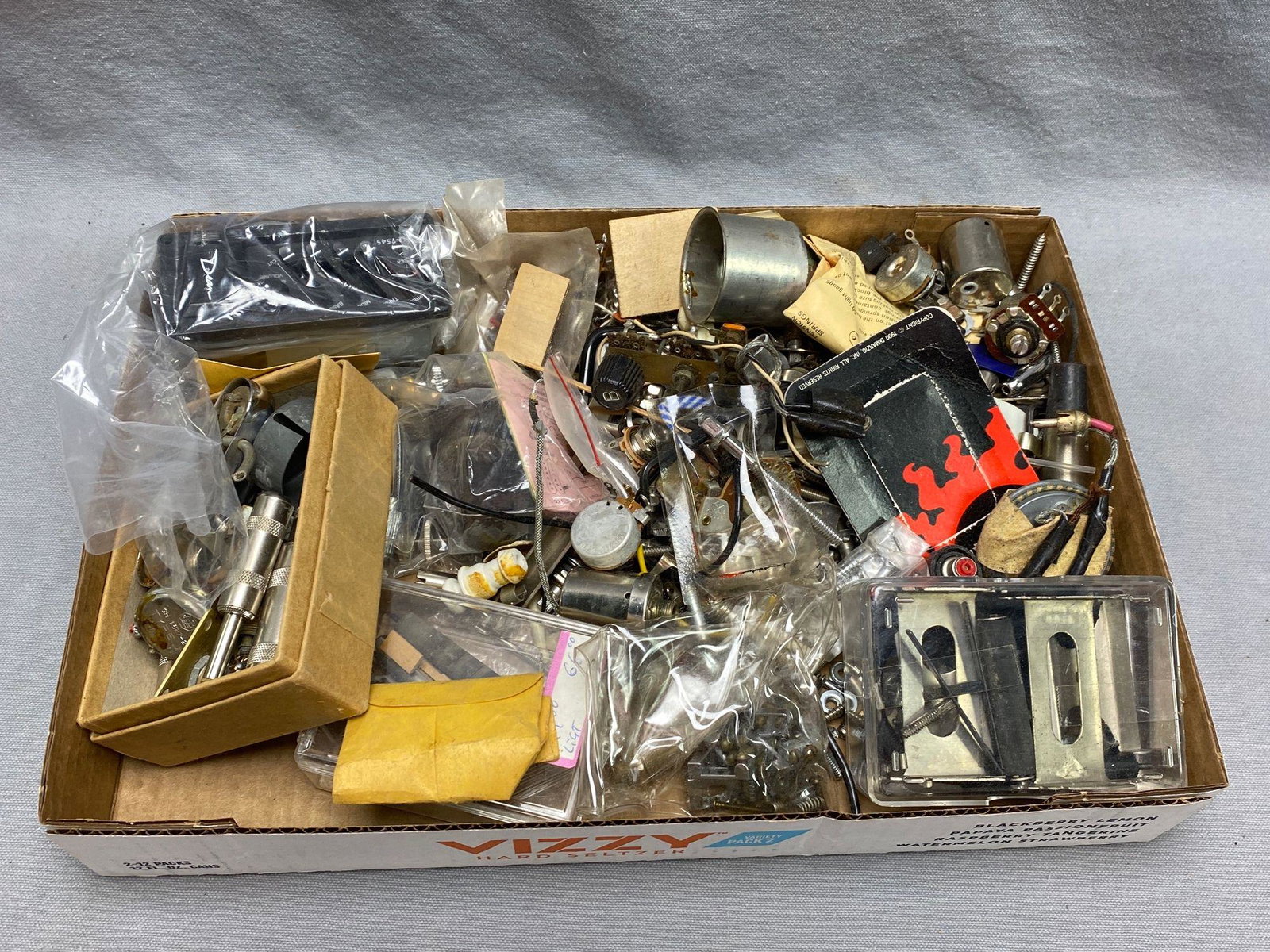 Lot vintage guitar electronics etc (1 of 4)