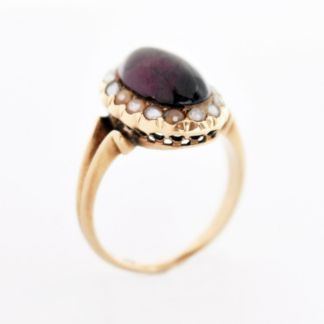 14k Gold cabochon garnet and pearl ring: 14k Gold cabochon garnet and pearl ringsize 5-5.5, 3.7 grams