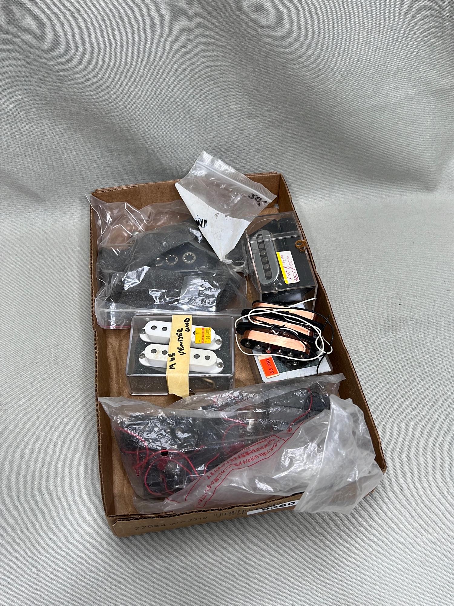 Lot of vintage pickups (1 of 7)