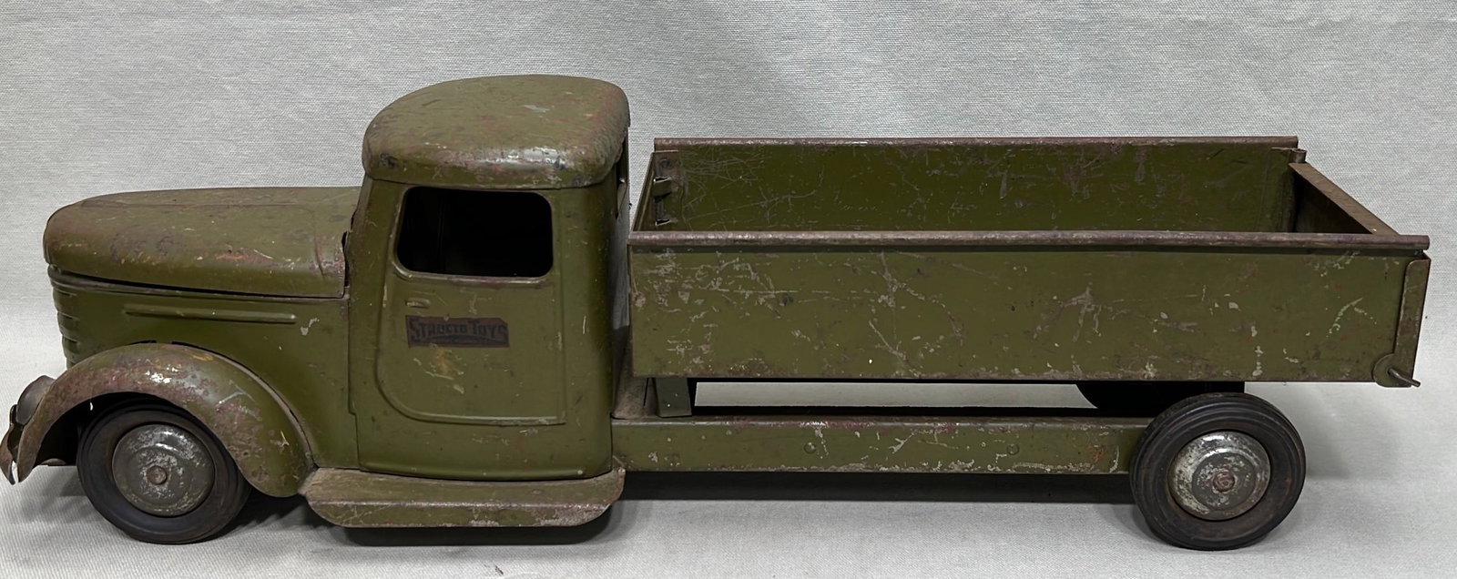 Structo pressed steel army truck toy: mid 20th century, appx. 20" overall length