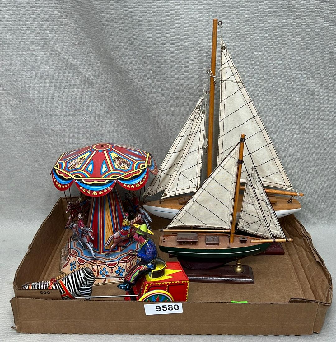 Lot of toys and boat models (1 of 7)