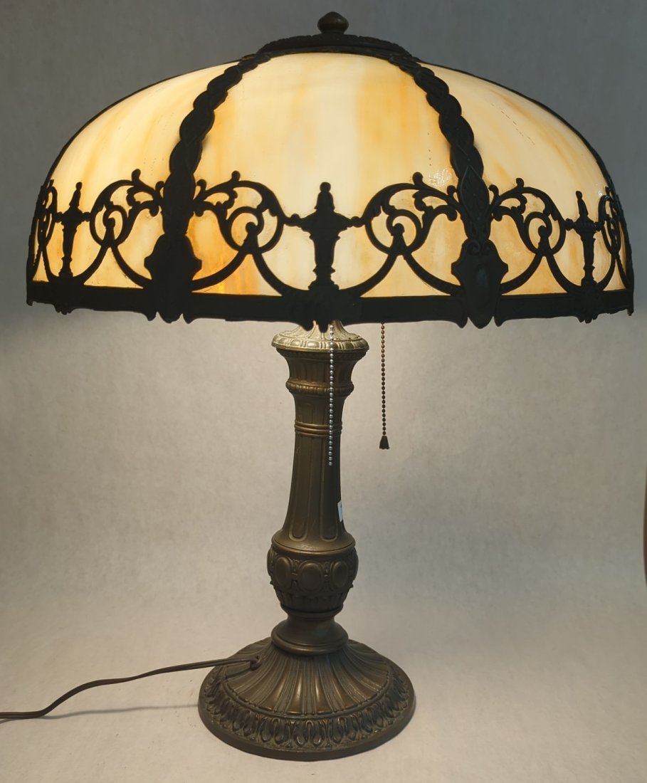 8 panel slag glass table lamp (1 of 9)