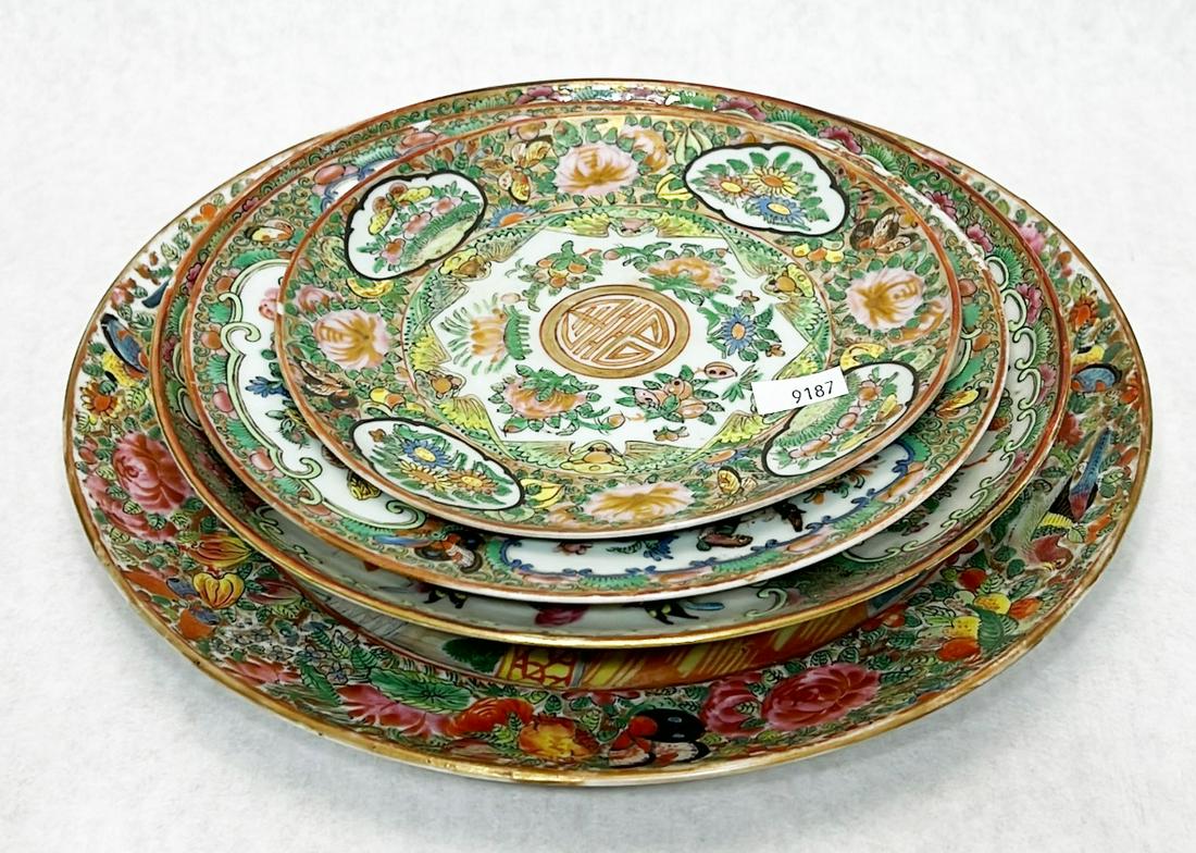 4 Chinese Export Rose Medallion Plates (1 of 7)