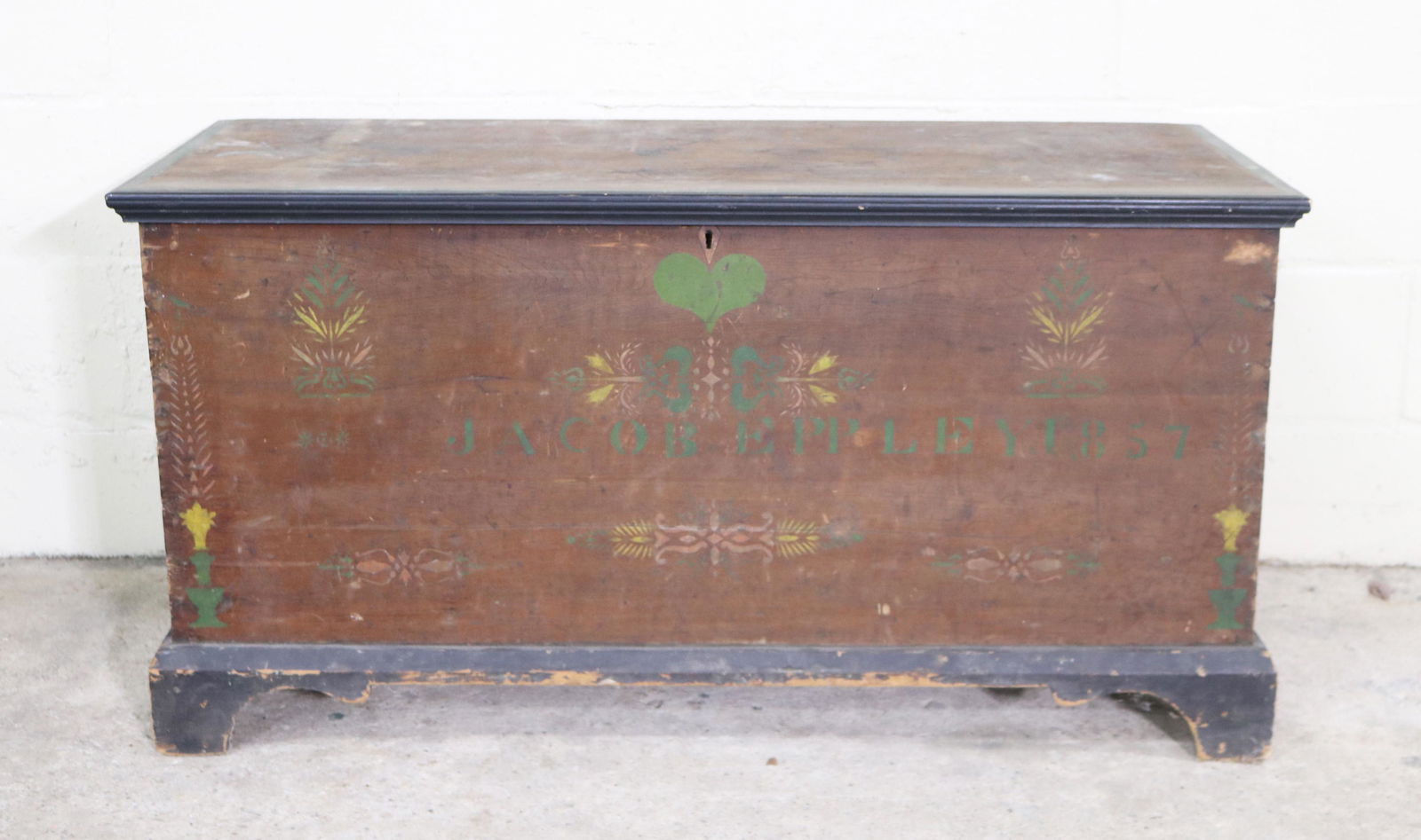 Midwestern paint-decorated blanket chest (1 of 11)