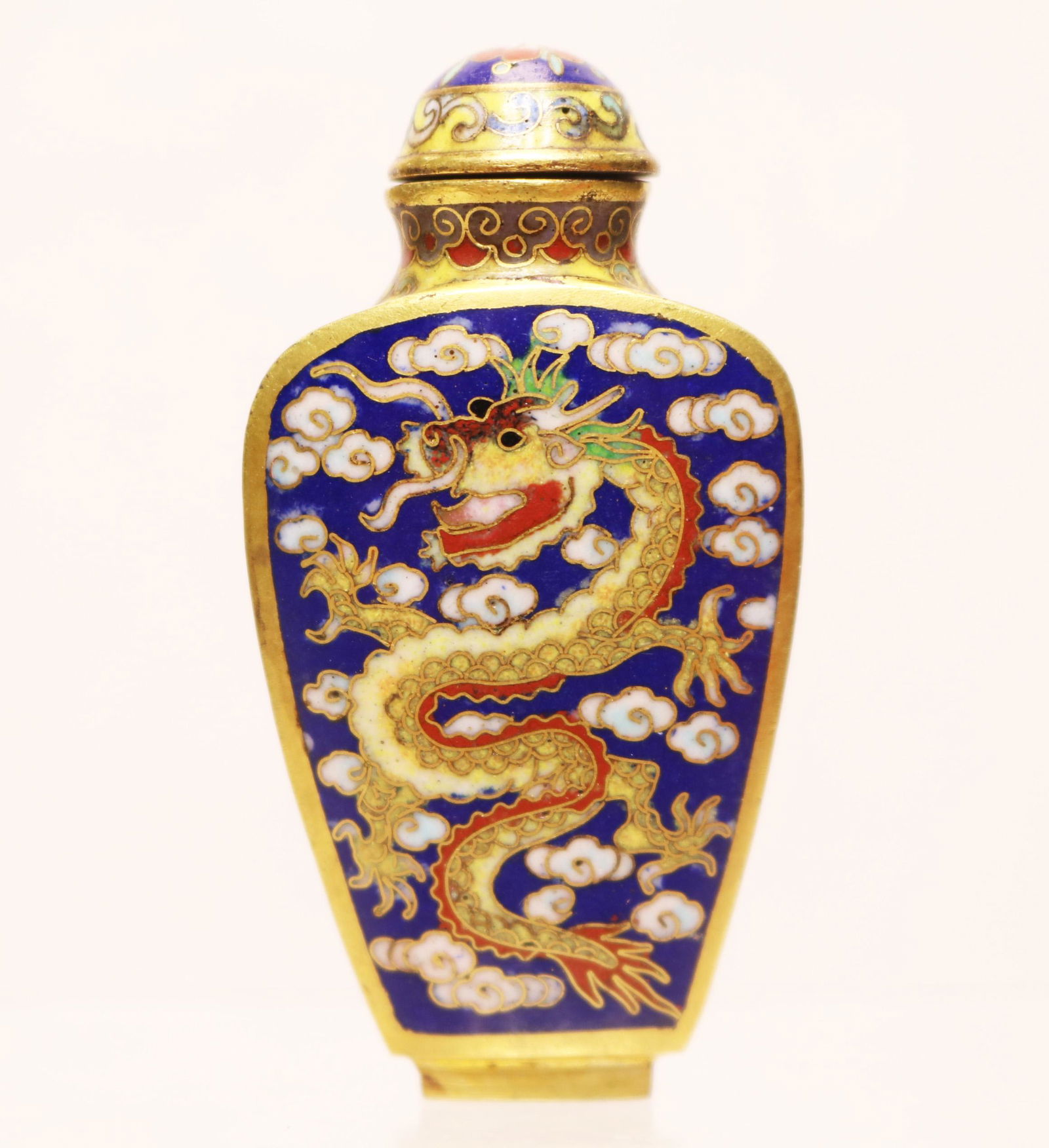 Chinese cloisonne enamel gilt bronze dragon snuff bottle (1 of 8)