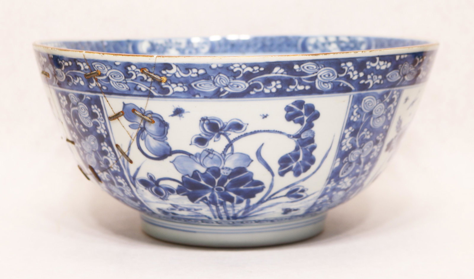Chinese blue and white porcelain punch bowl (1 of 14)