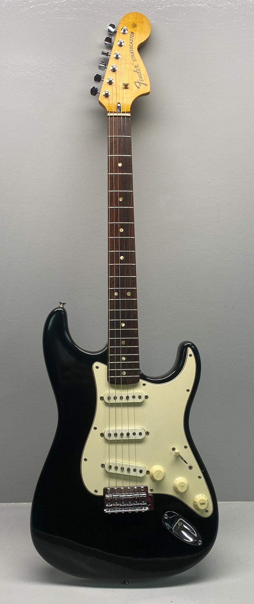 Fender 1970s  Stratocaster Guitar In Black (1 of 20)