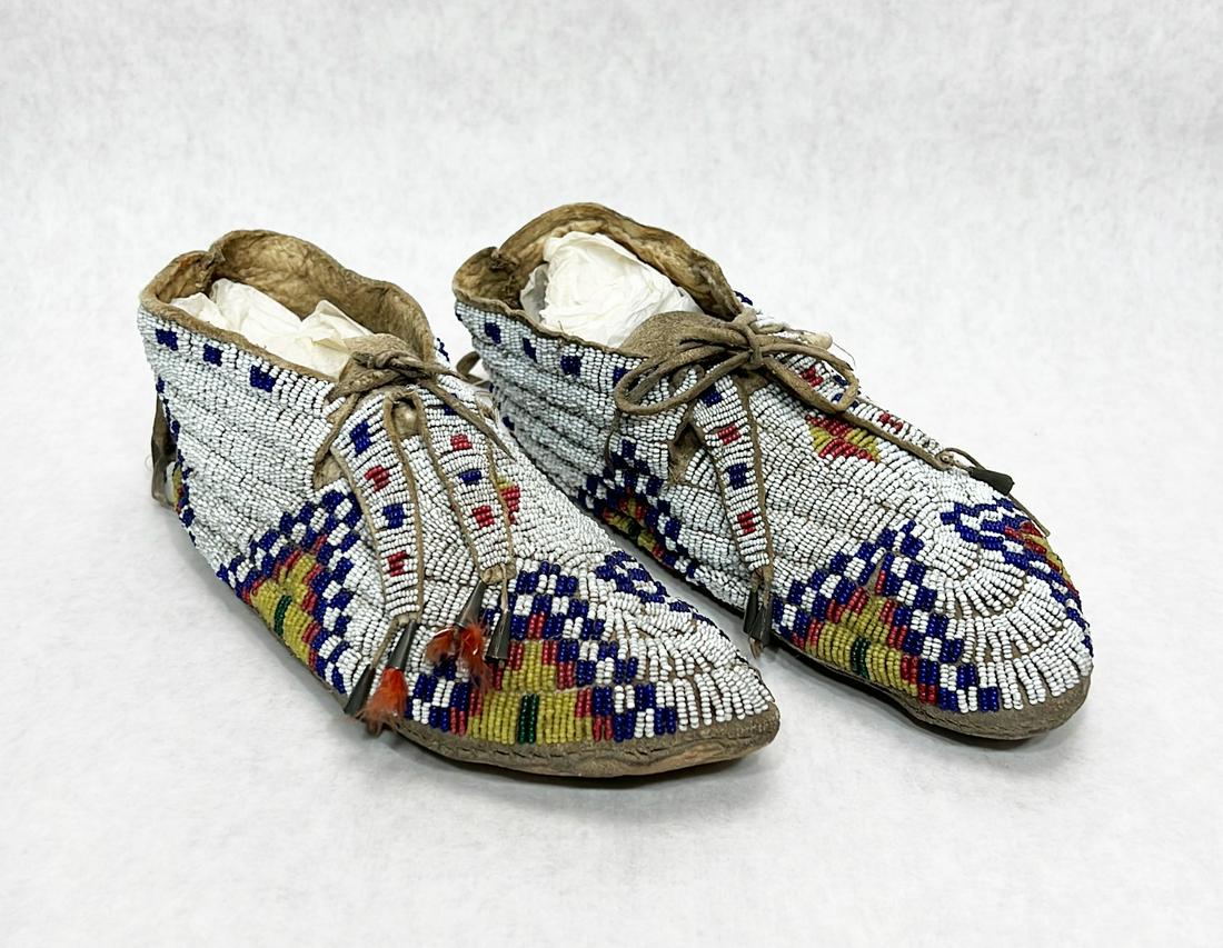 Plains Native American Beaded Moccasins (1 of 10)