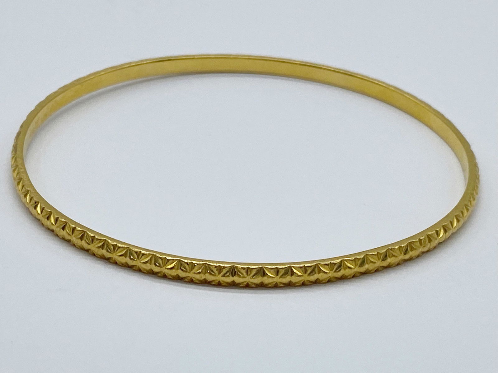 22Kt Gold Textured Bangle Bracelet 15.8G (1 of 4)