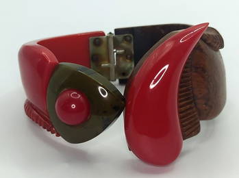 BAKELITE; Vintage Modernist Fish Bracelet