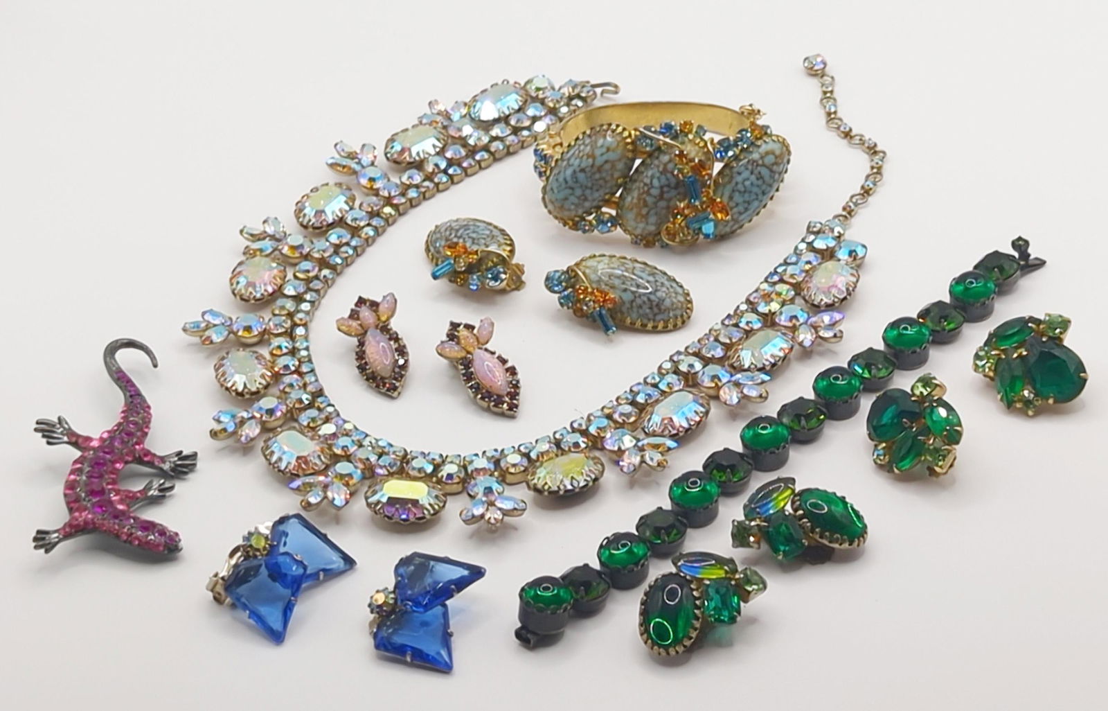 FASHION JEWELRY; Costume Jewelry With Multi-Colored Stones (1 of 8)