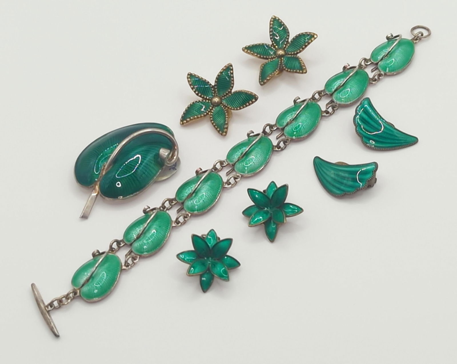 VOLMER BAHNER, ETC; Modernist Sterling Silver Enamel Jewelry (1 of 12)