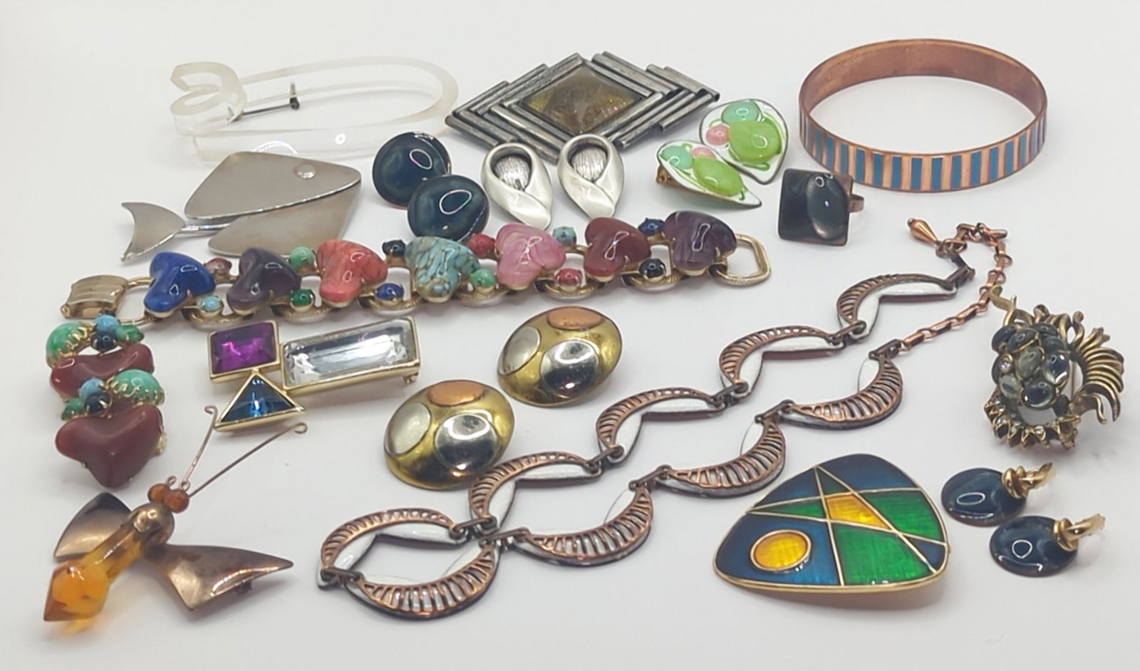 FASHION JEWELRY; Generous Assortment Modernist Costume Jewelry (1 of 8)