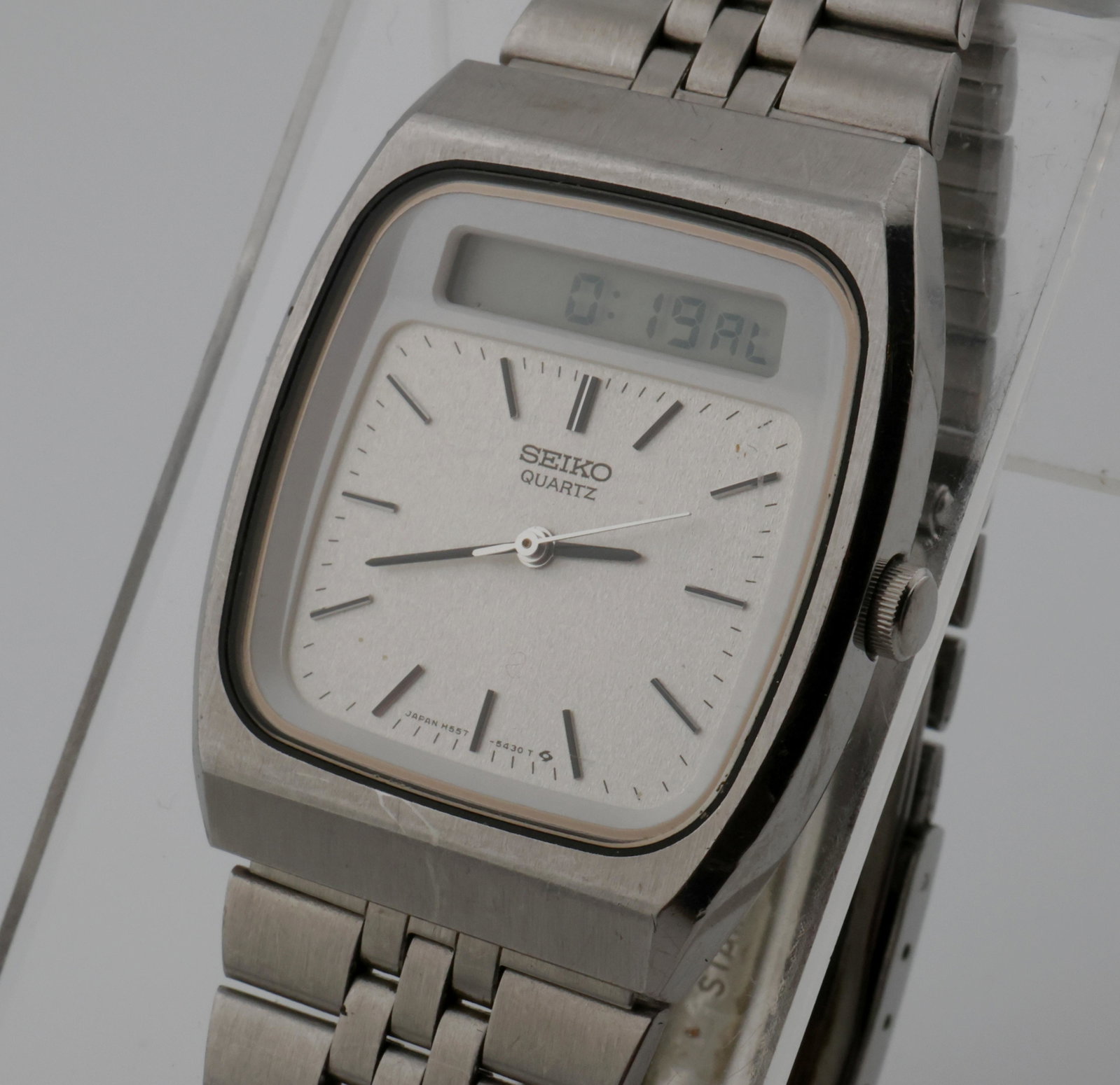 Men's 1983 Seiko H557-5320 James Bond Analog/Digital Watch: Currently Running Not Tested For Accuracy