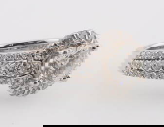 18k Gold 1.75 CT Total Weight Diamond Ring 5.9g