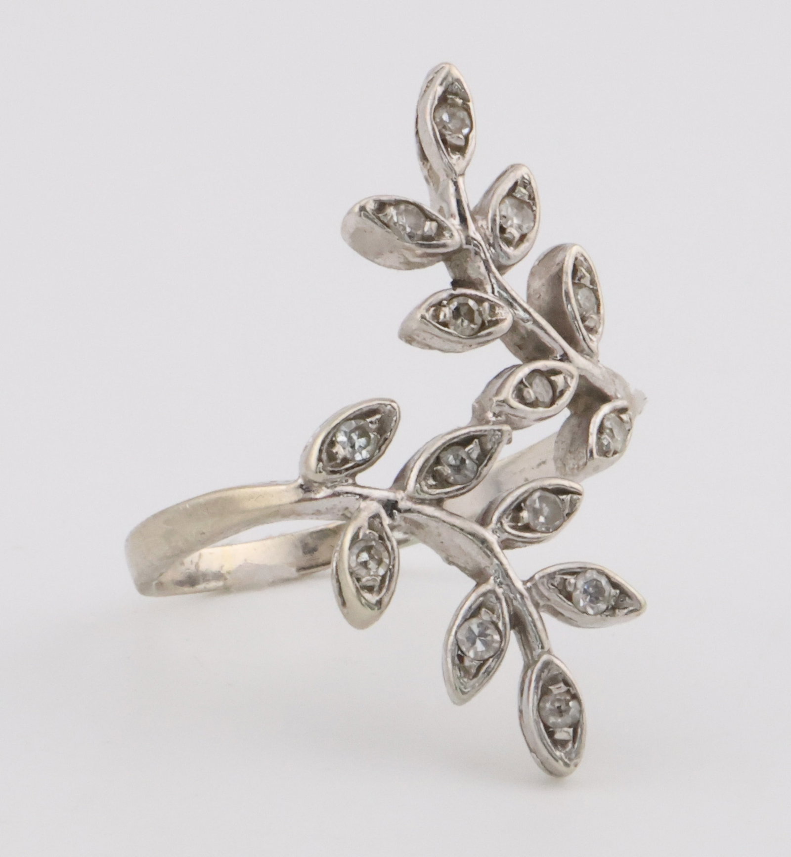 14k Gold Diamond Leaf Design Ring 4.0g (1 of 5)