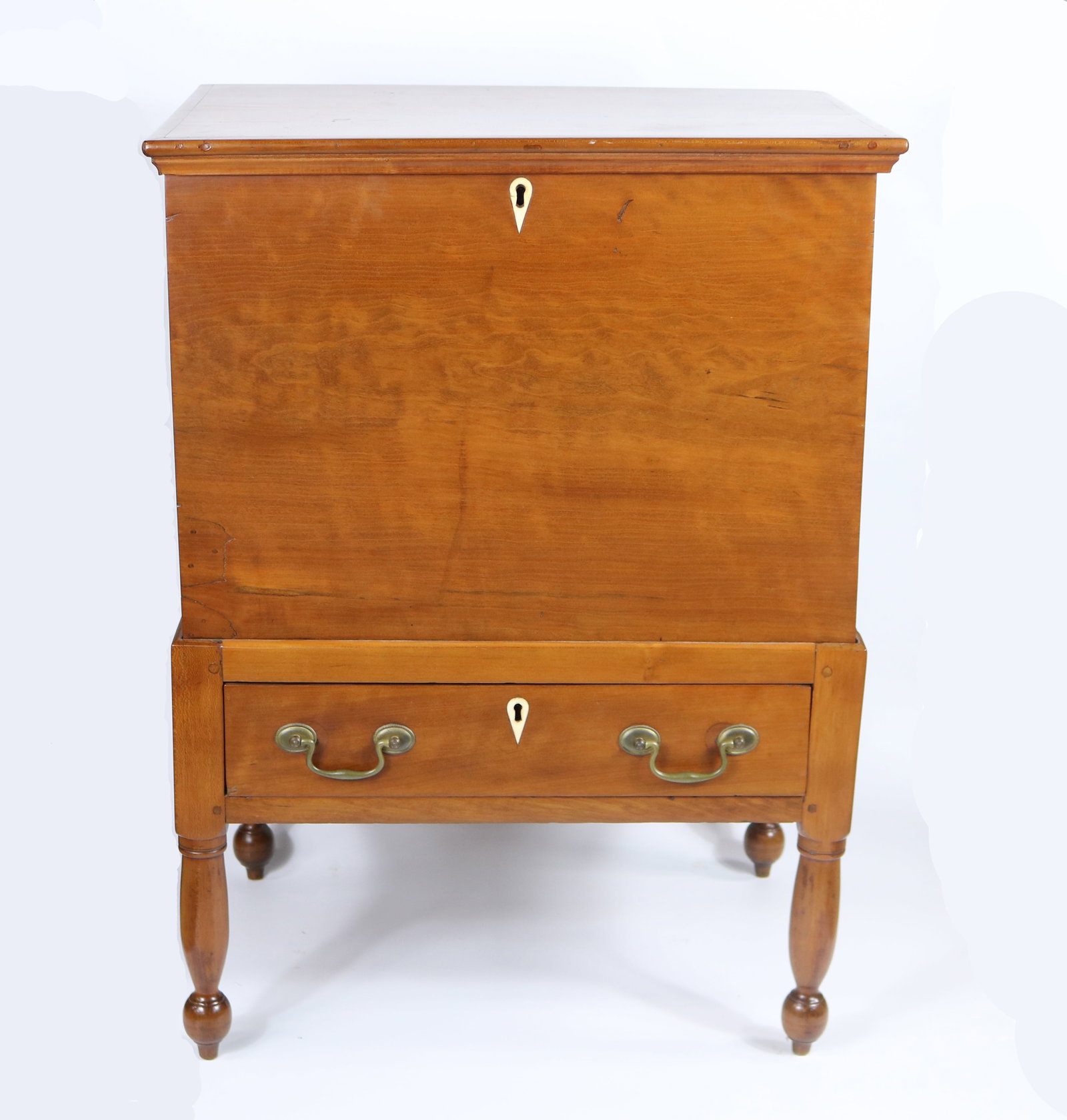 Tennesee or Kentucky Federal inlaid cherry wood sugar chest (1 of 13)