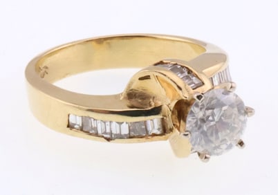 14k Gold Diamond Ring 6.4g
