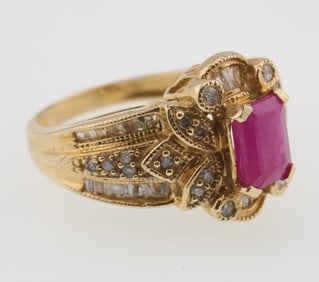14k Gold Natural Ruby & Diamond Ring 5.7g