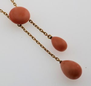18k Gold Vintage Coral Dangle Necklace 9.0g