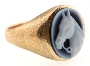 10k Gold Vintage Horse Cameo Ring 9.4g