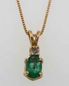14k Gold Natural Emerald & Diamond Necklace 1.7g
