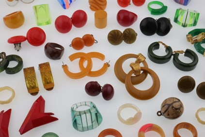 Vintage Lot of Bakelite/Catalin, Lucite & Plastic Earrings, Rings & More + Odds & End Lot
